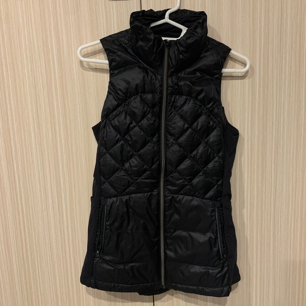 Lululemon black vest